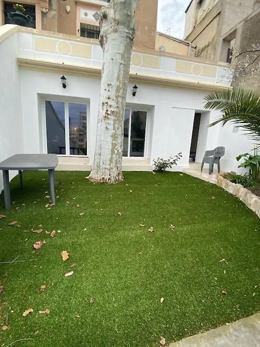 Apartment Rez De Jardin Vue Mer Marseille
