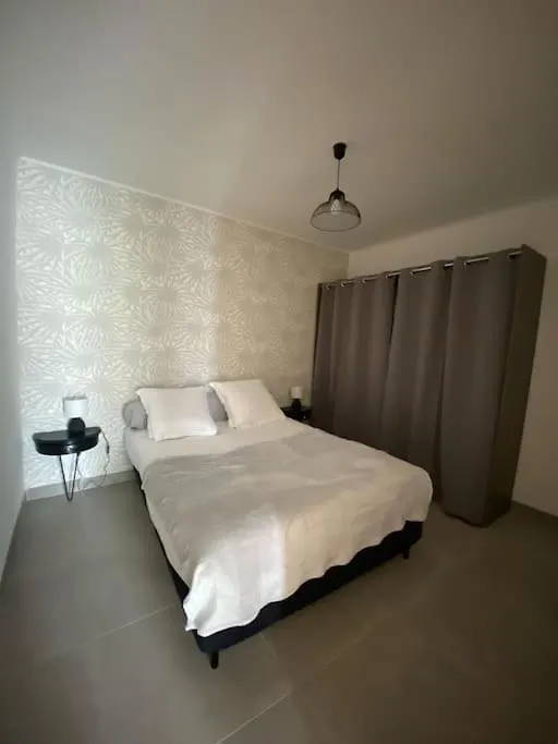 Rez De Jardin Vue Mer Marseille Apartment