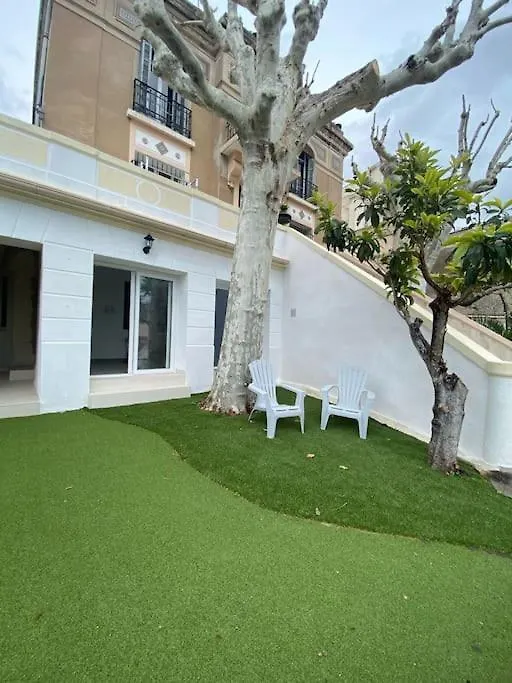 Apartment Rez De Jardin Vue Mer Marseille